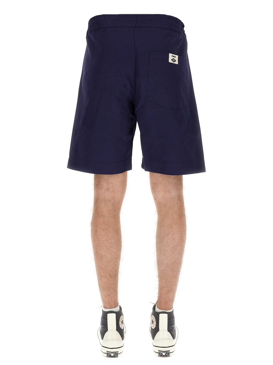 UMBRO X YMC BERMUDA IN COTONE CON PATCH LOGO