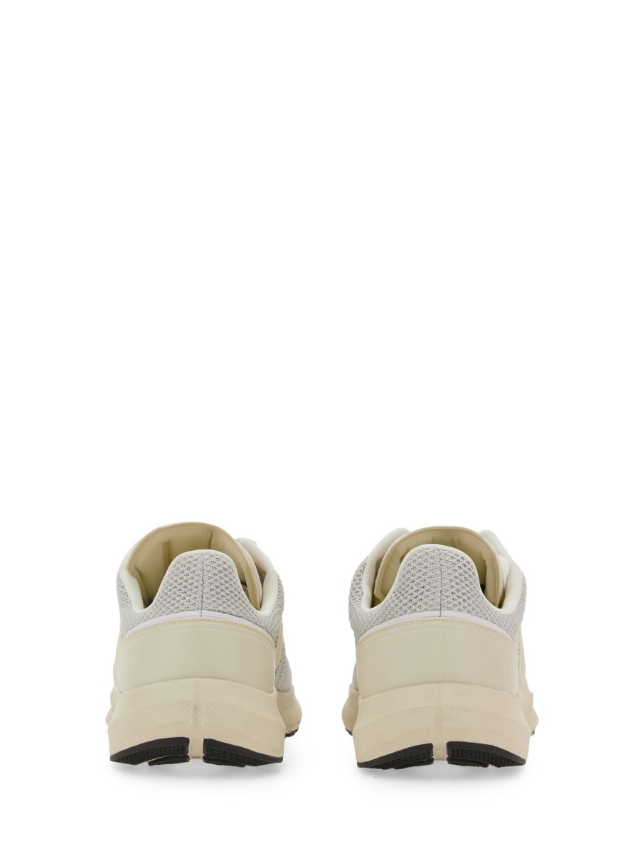 VEJA SNEAKER IN PELLE E MESH CON LOGO