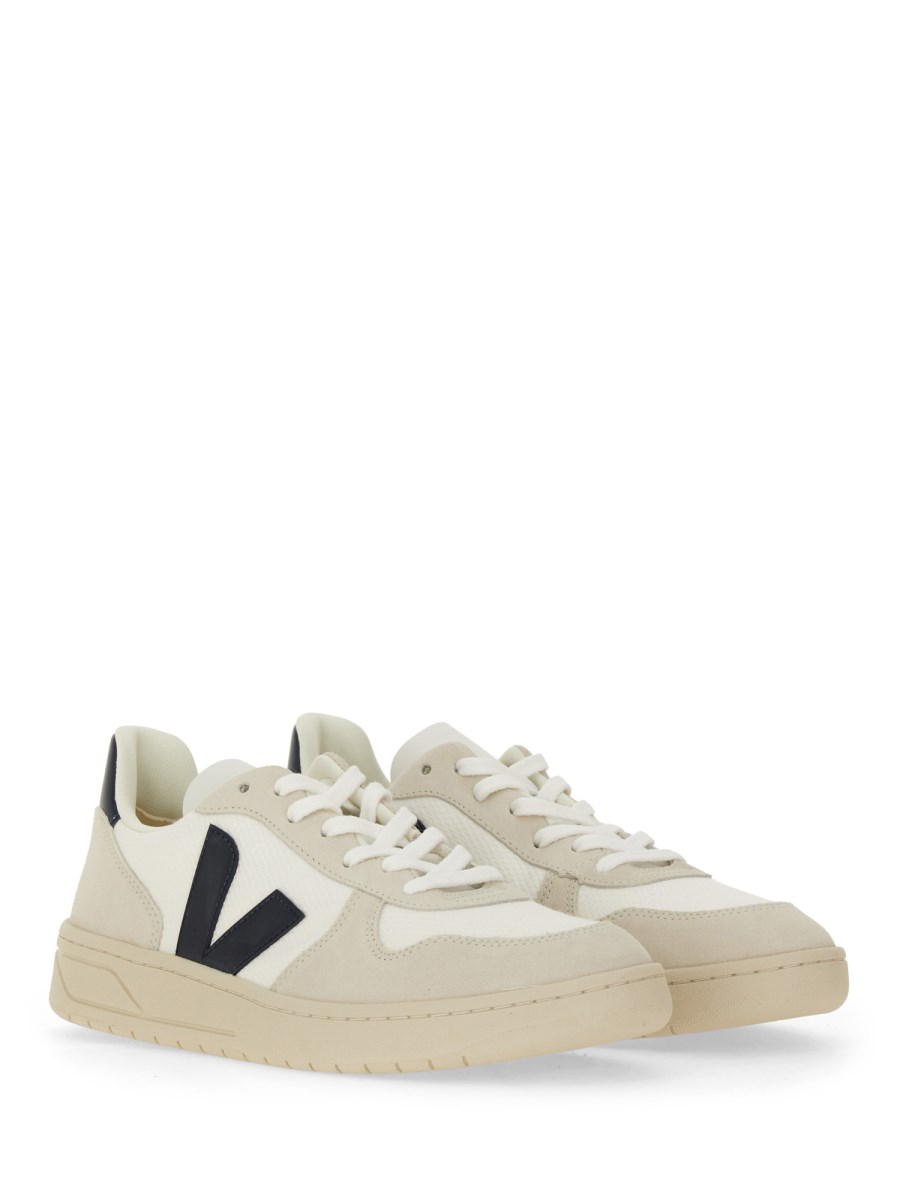 VEJA SNEAKER V-10 IN MESH