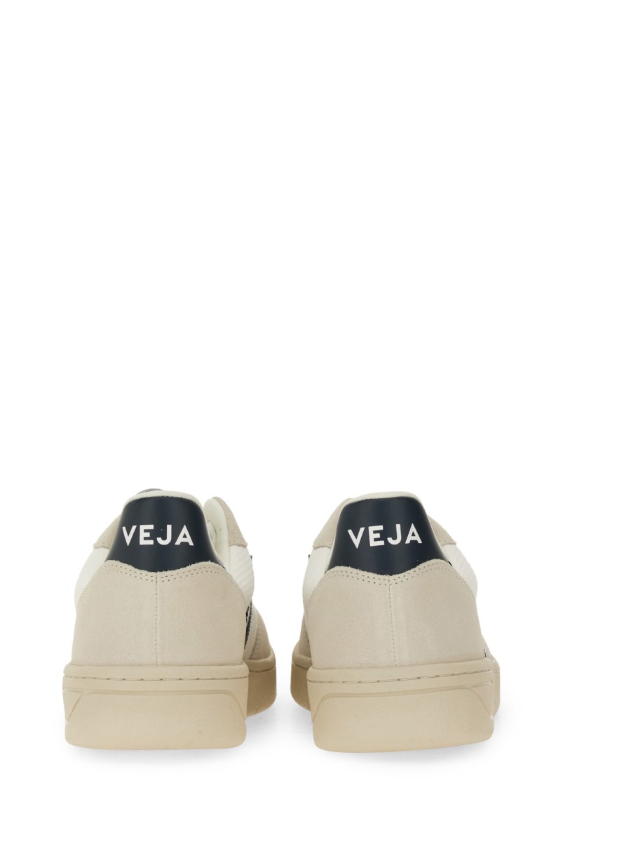 VEJA SNEAKER V-10 IN MESH