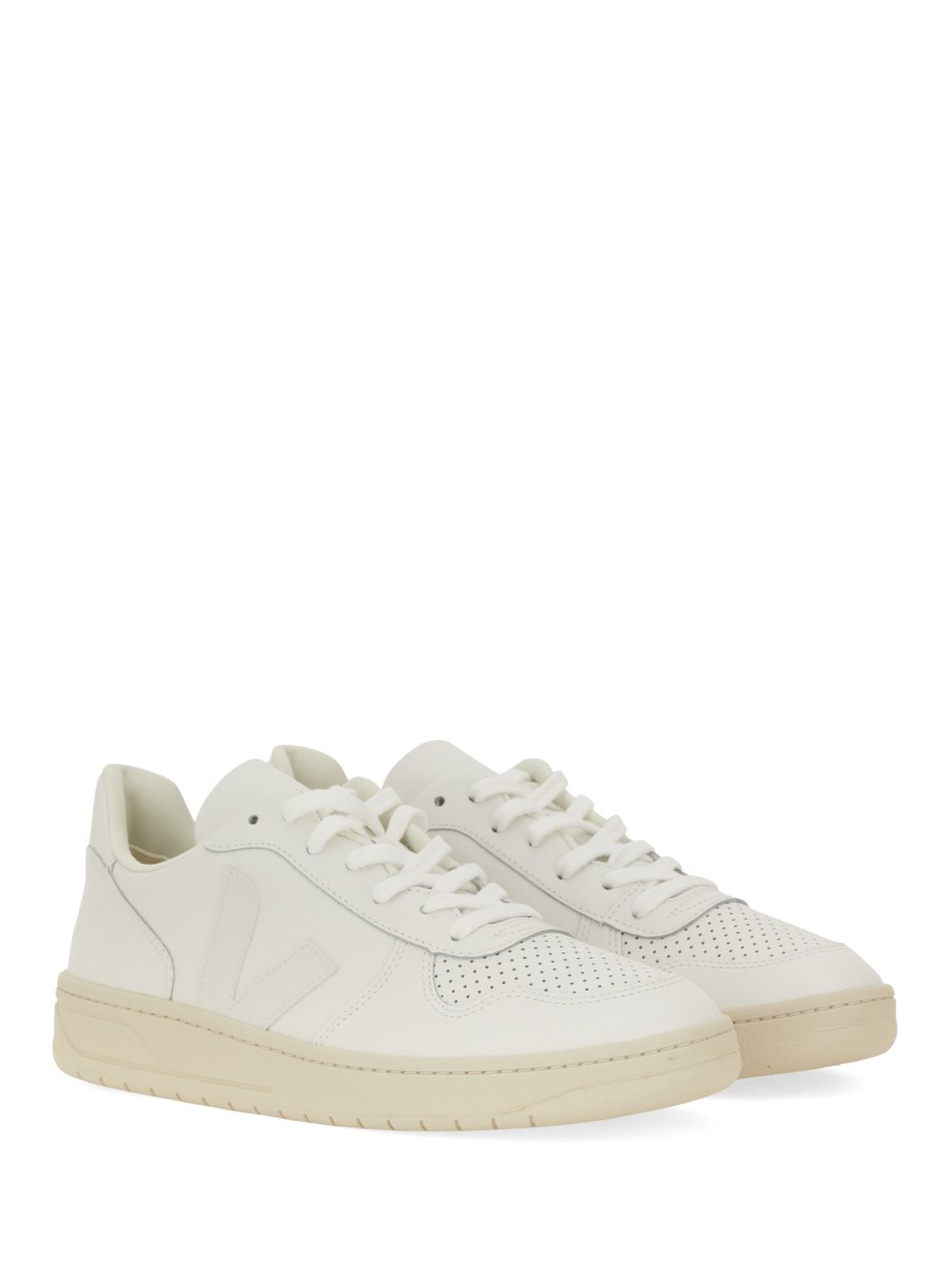 VEJA SNEAKER V-10 IN PELLE