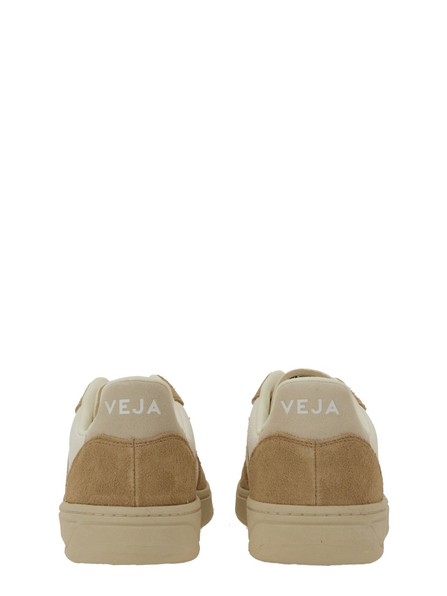VEJA SNEAKER V-10 IN PELLE