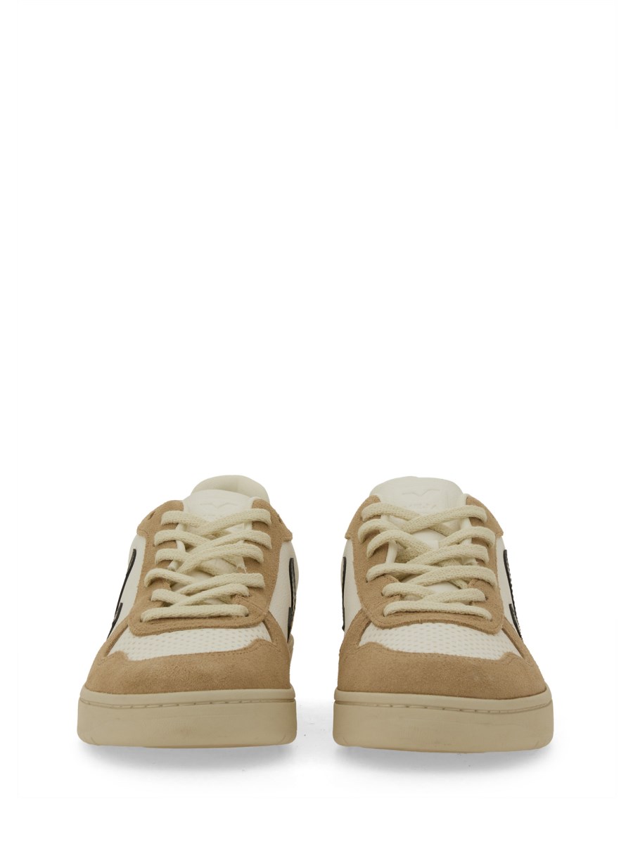 VEJA SNEAKER V-10 IN PELLE