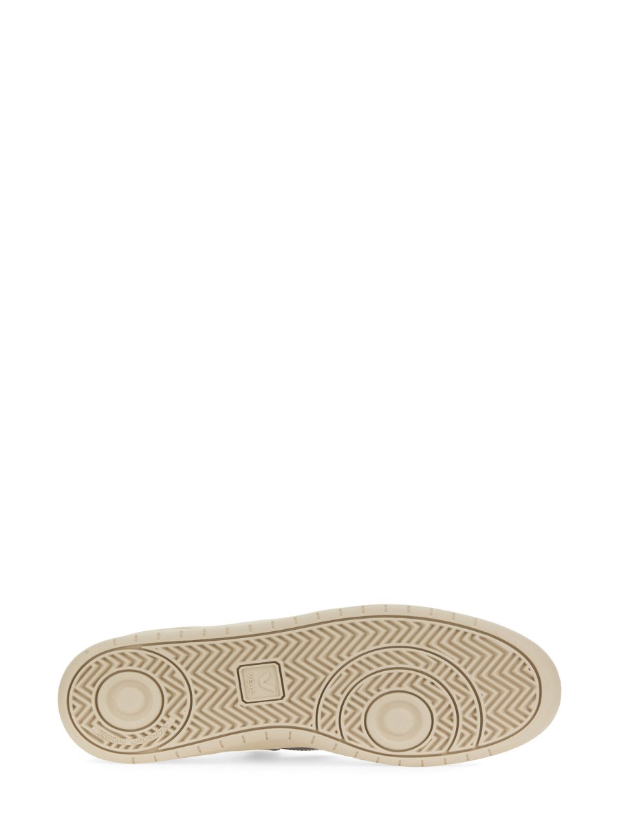 VEJA SNEAKER V-10 IN PELLE