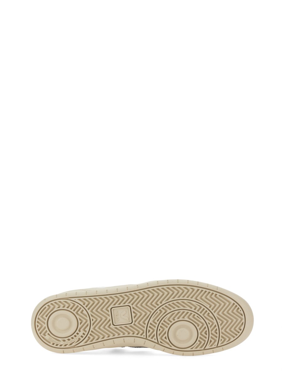 VEJA SNEAKER V-10 IN PELLE