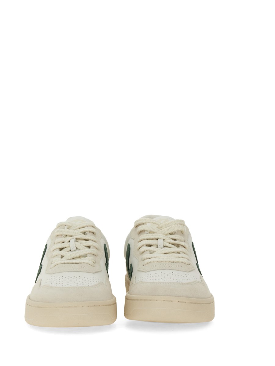 VEJA SNEAKER V-12 IN PELLE