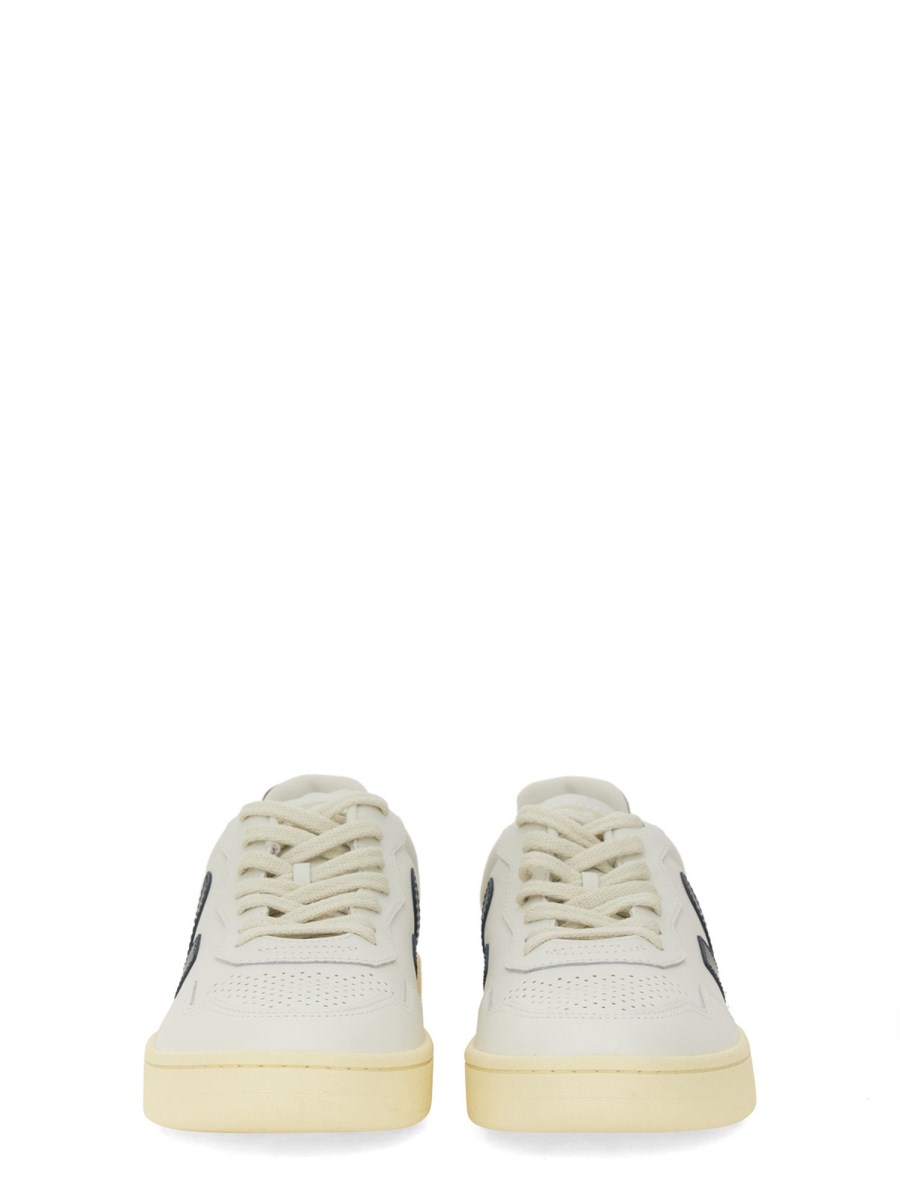 VEJA SNEAKER V-90 IN PELLE