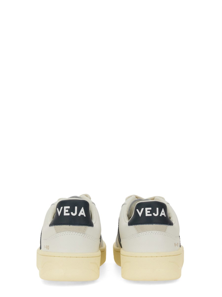 VEJA SNEAKER V-90 IN PELLE