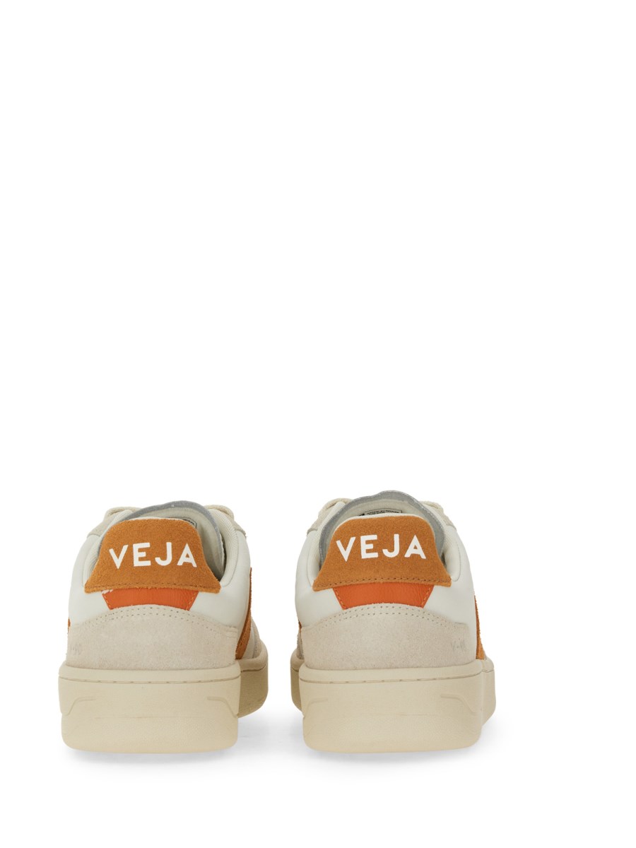 VEJA SNEAKER V-90 IN PELLE