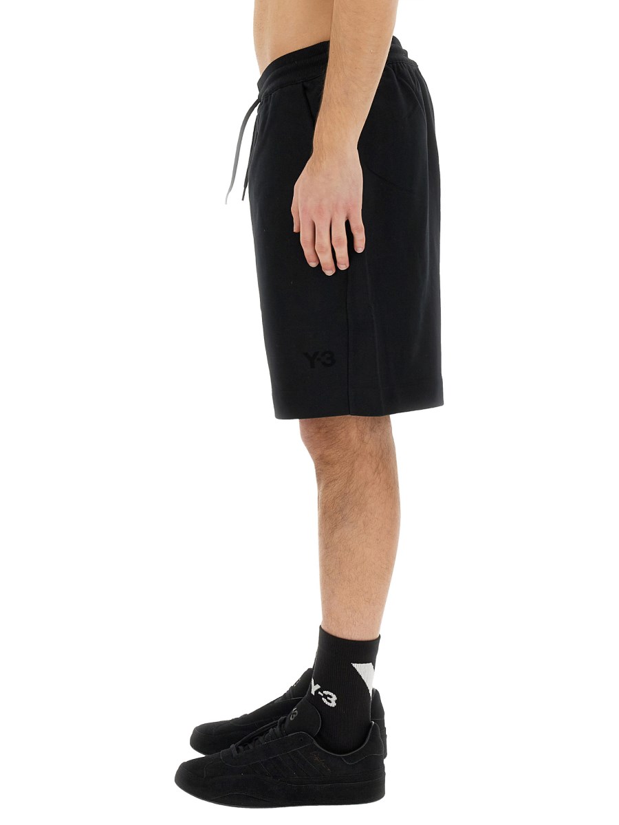 Y - 3 3 - BERMUDA CON ELASTICO