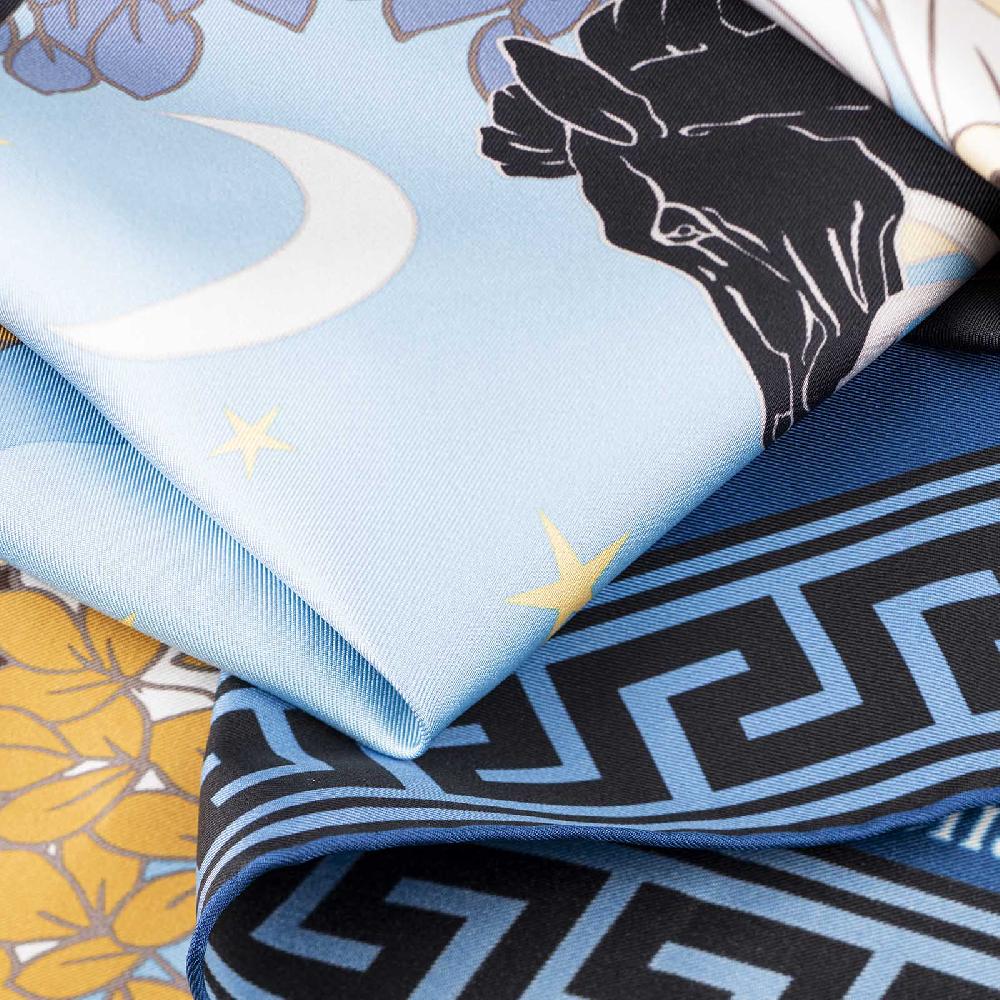 Rubinacci Foulard Artemide E Apollo Indaco