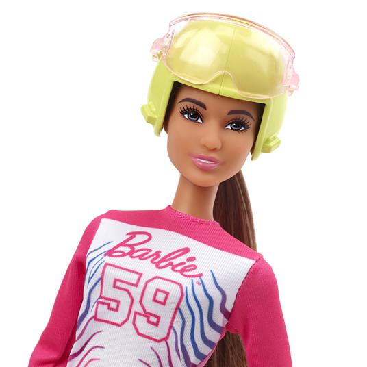 Lafeltrinelli Barbie - Sport Invernali Sciatrice Paralimpica Bambola Barbie Mora Alta 30 4 Cm Con Maglia Pantaloni Casco Guanti Palo Monosci E Trofeo Giocattolo Per Bambini 3+ Anni HCN33