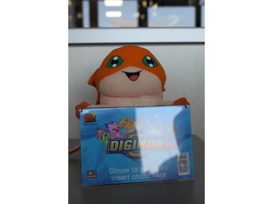 Lafeltrinelli Digimon - Peluche Digimon arancione con cornice davanti 20cm
