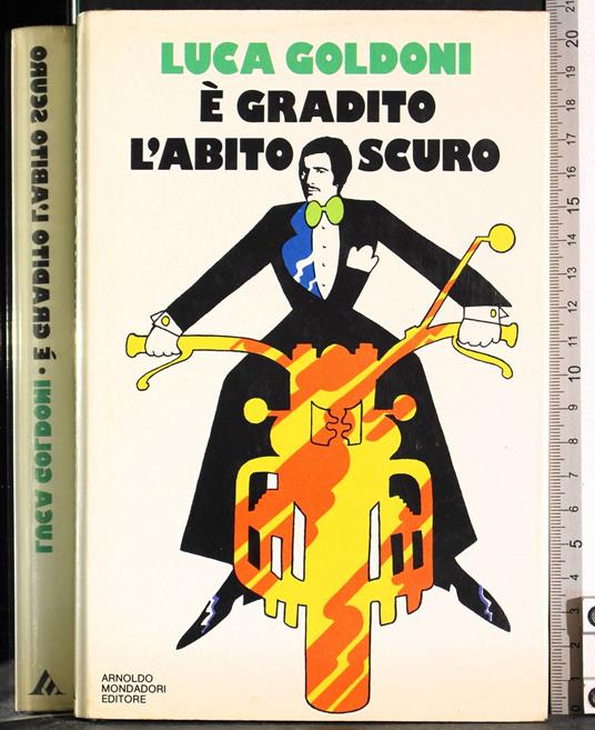 Lafeltrinelli E' gradito l'abito scuro