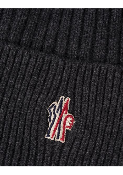 MONCLER GRENOBLE Berretto In Cashmere Grigio Antracite Con Logo - MONCLER GRENOBLE