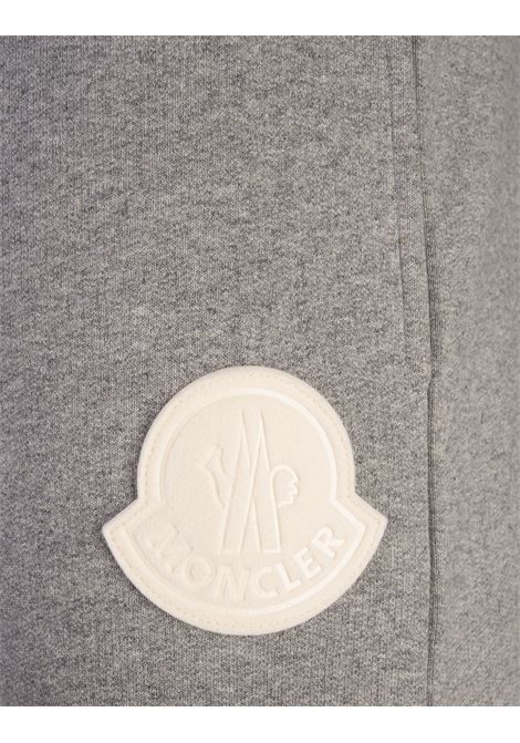 MONCLER Joggers Grigi Con Patch Logo A Contrasto - MONCLER