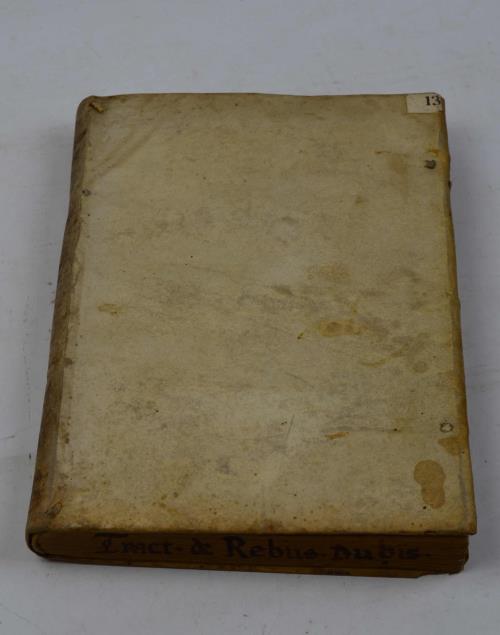 Abebooks De rebus dubiis et quæstionibus in iure controversis tractatus XX Nicolao Valla nuper in supremo Parisiensi & Rennensi senatu consiliario authore. Quorum omnium argumenta pagina quinta indicabit. Eorundem vero summaria