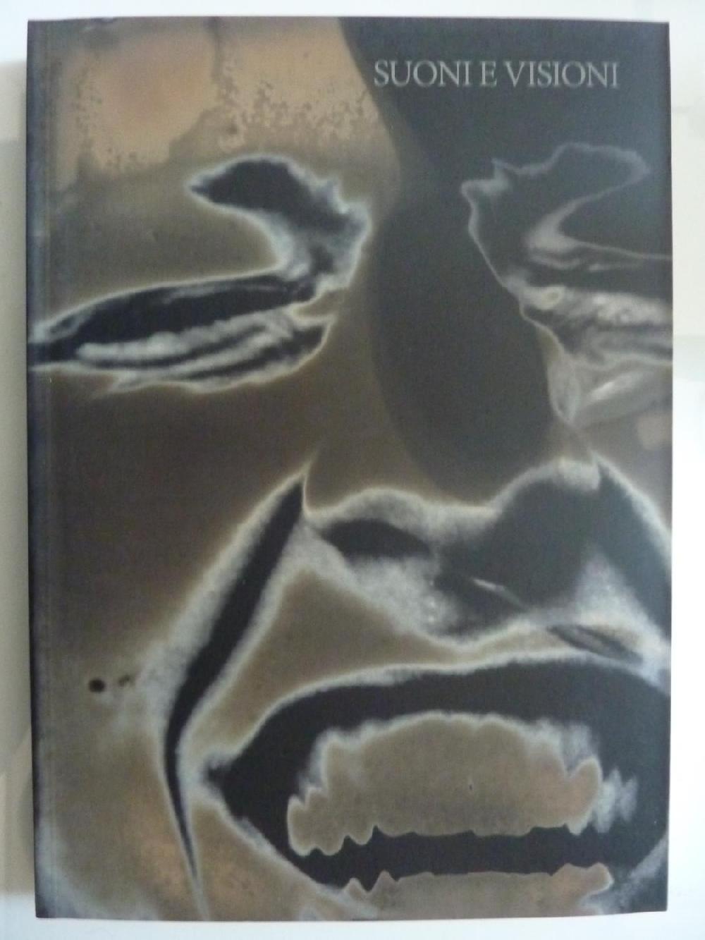 Abebooks SUONI E VISIONI Un viaggio emozionale attraverso la musica e la fotografia negli ultimi cinquant'anni a cura di Fabrizio Boggiano