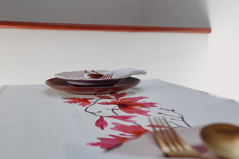 Sans Tabù Runner in lino grezzo ricamato & 2 tovaglioli - Peach Blossom