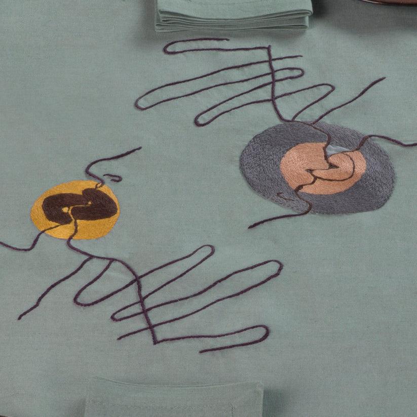 Sans Tabù Runner In Lino Verde Grezzo Ricamato & 2 Tovaglioli - Il Bacio