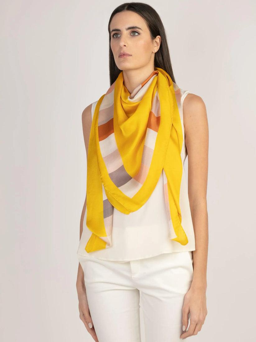 Sans Tabù Scialle Carrè In Pura Seta “L’abbraccio”