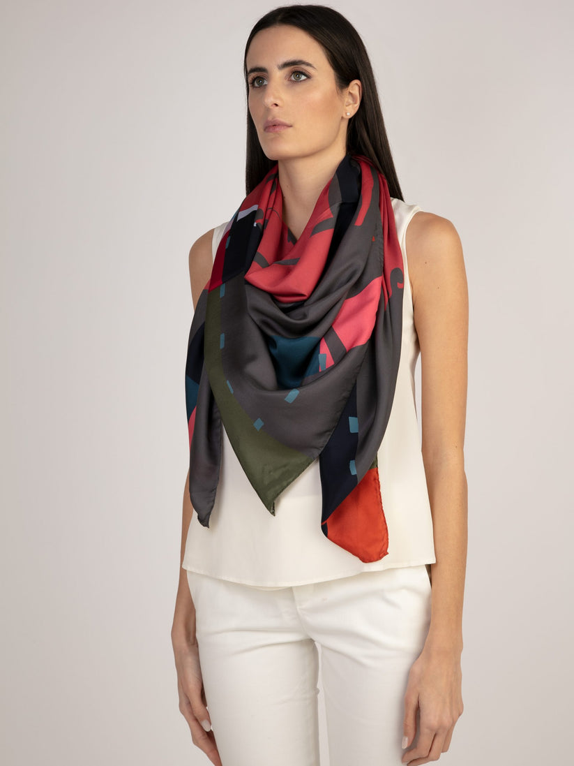 Sans Tabù Scialle carrè in pura seta "Burn baby burn"