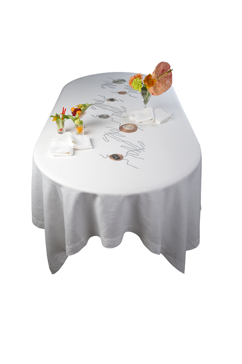 Sans Tabù Tovaglia Bianca In Lino Grezzo Ricamata & 8 Tovaglioli - Il Bacio