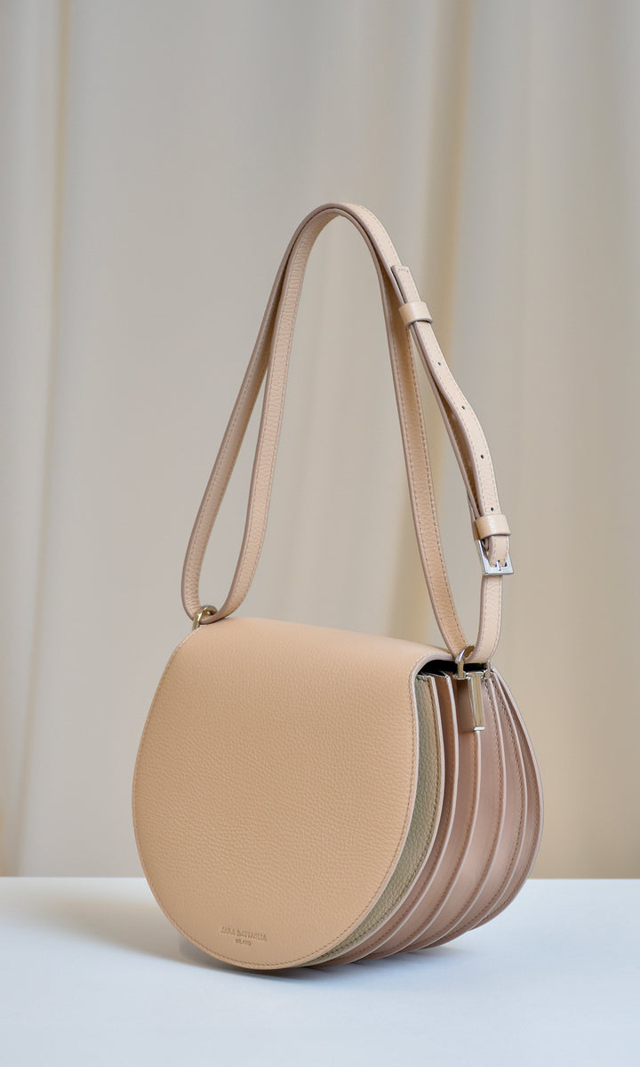 Sara Battaglia Caroline