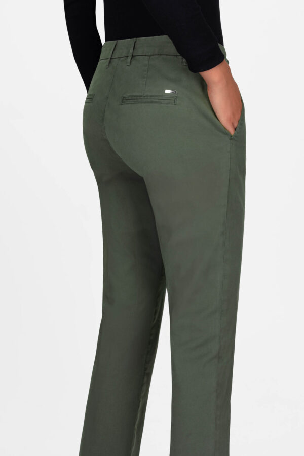 Sartoria Tramarossa PANTALONE ADELE SLIM IN COTONE VERDE