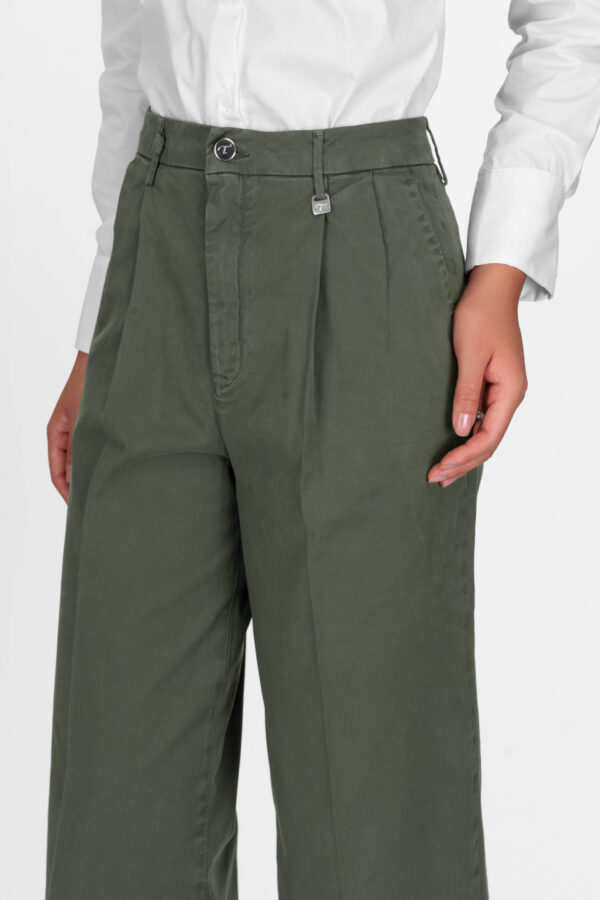 Sartoria Tramarossa PANTALONE AURELIA WIDE LEG IN GABARDINA DI COTONE VERDE
