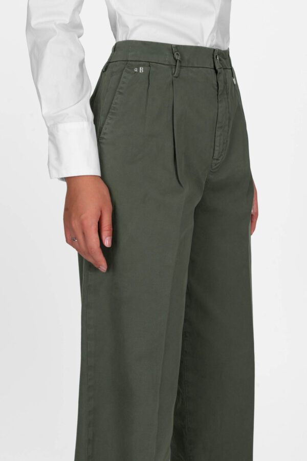 Sartoria Tramarossa PANTALONE AURELIA WIDE LEG IN GABARDINA DI COTONE VERDE