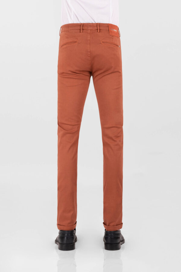 Sartoria Tramarossa PANTALONE LUIS SLIM IN GABARDINA LEGGERA DI COTONE STRETCH ARANCIONE