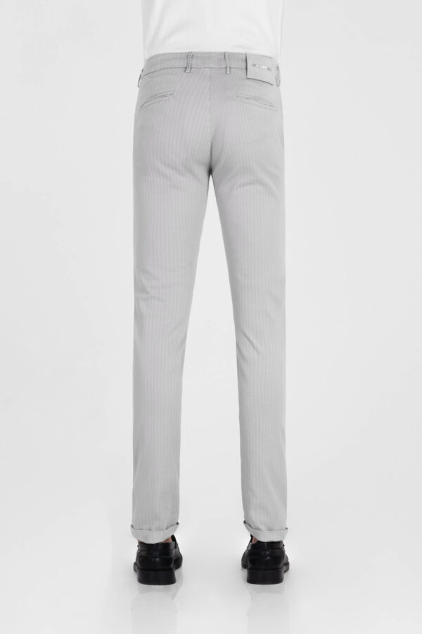Sartoria Tramarossa PANTALONE LUIS SLIM IN GABARDINA LEGGERA DI COTONE CON STAMPA ESTERNA STRETCH GRIGIO