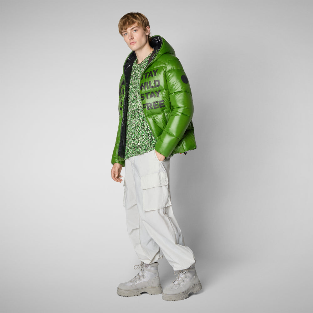 Save The Duck PIUMINO ANIMAL FREE CON CAPPUCCIO UOMO EVANDER STAMPA SU SFONDO VERDE