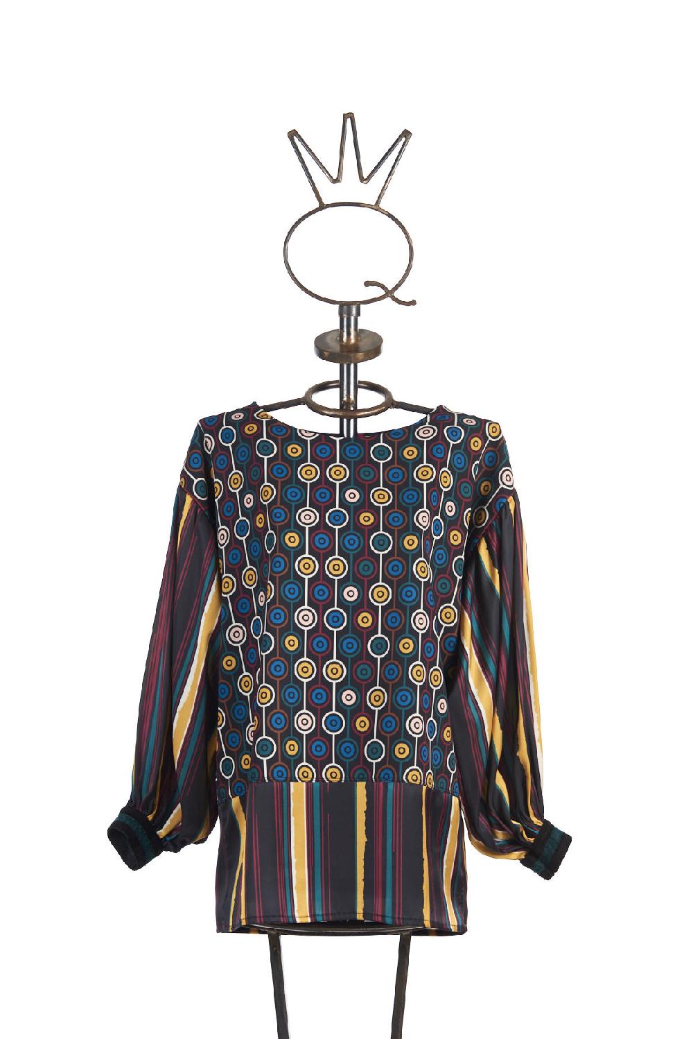 Save The Queen Blusa in raso con stampe geometriche