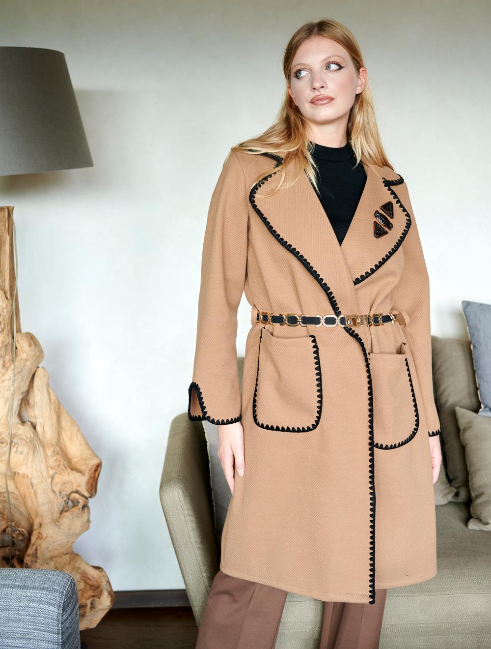 Save The Queen Cappotto Color Cammello Con Bordi Ricamati