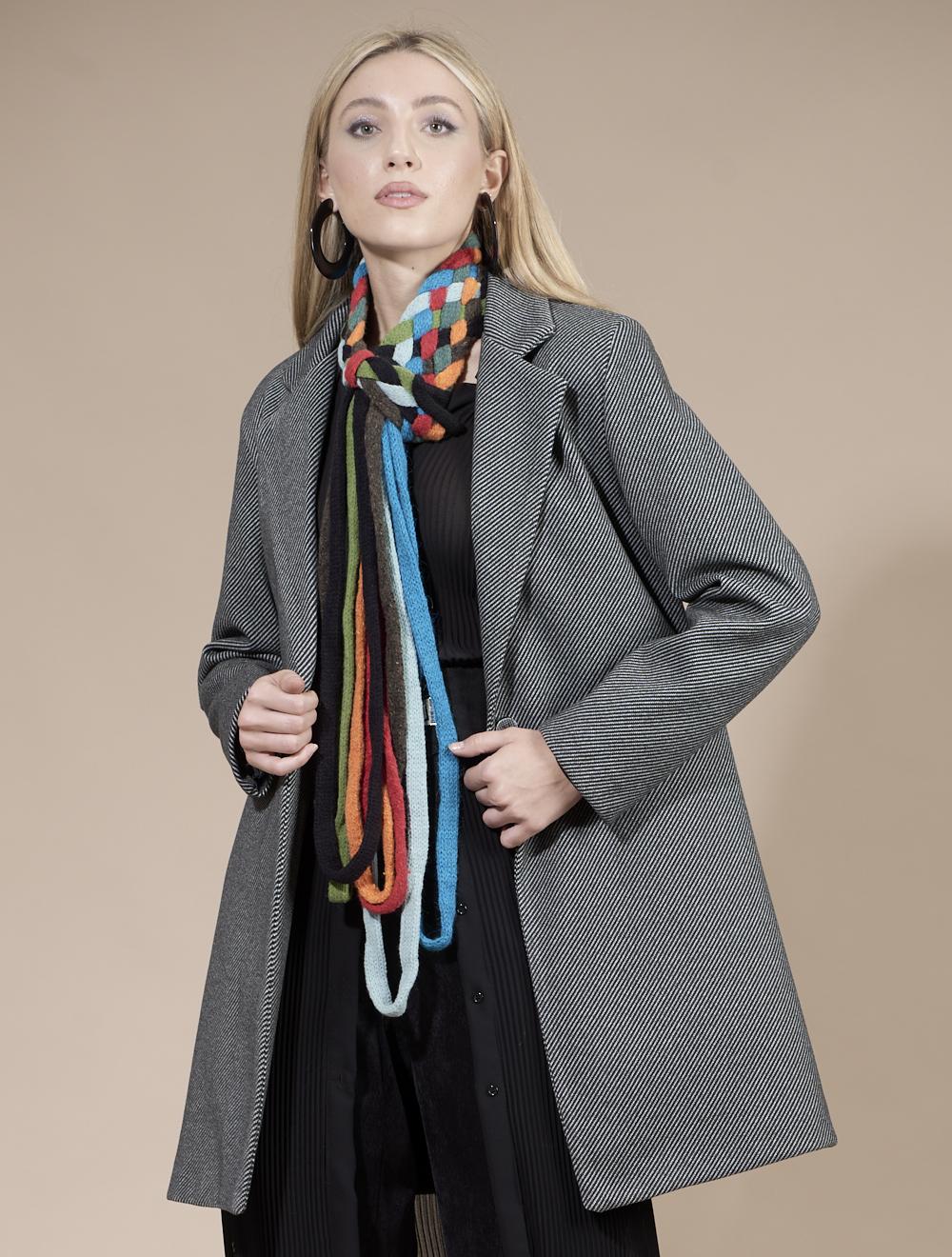 Save The Queen Cappotto corto nero spigato grigio con scaldacollo