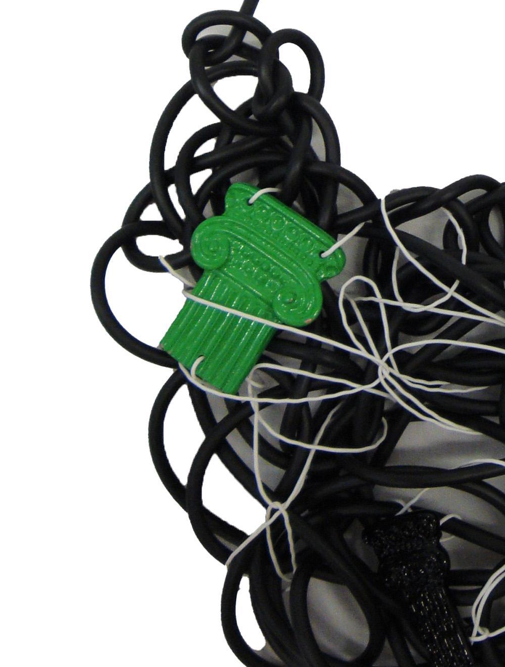 Save The Queen Collana Nera Con Applicazioni Metalliche