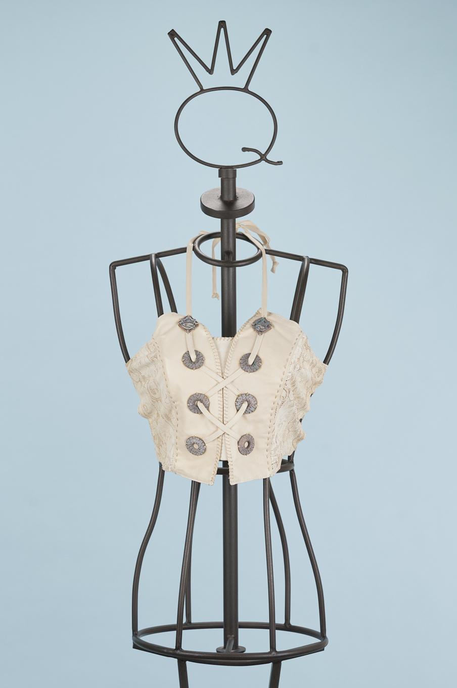 Save The Queen Gilet color avorio in vera pelle con applicazioni