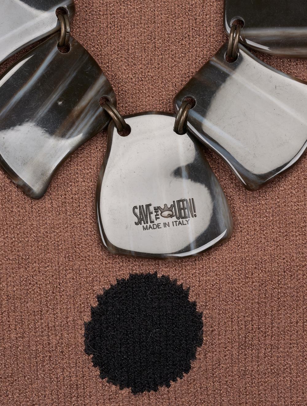 Save The Queen Maglia In Viscosa Marrone A Pois Neri Con Collana