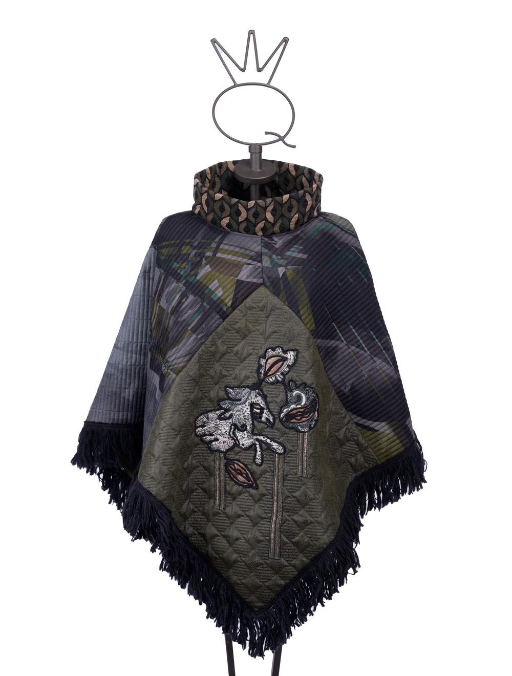 Save The Queen Poncho In Seta E Finta Pelle Con Ricami