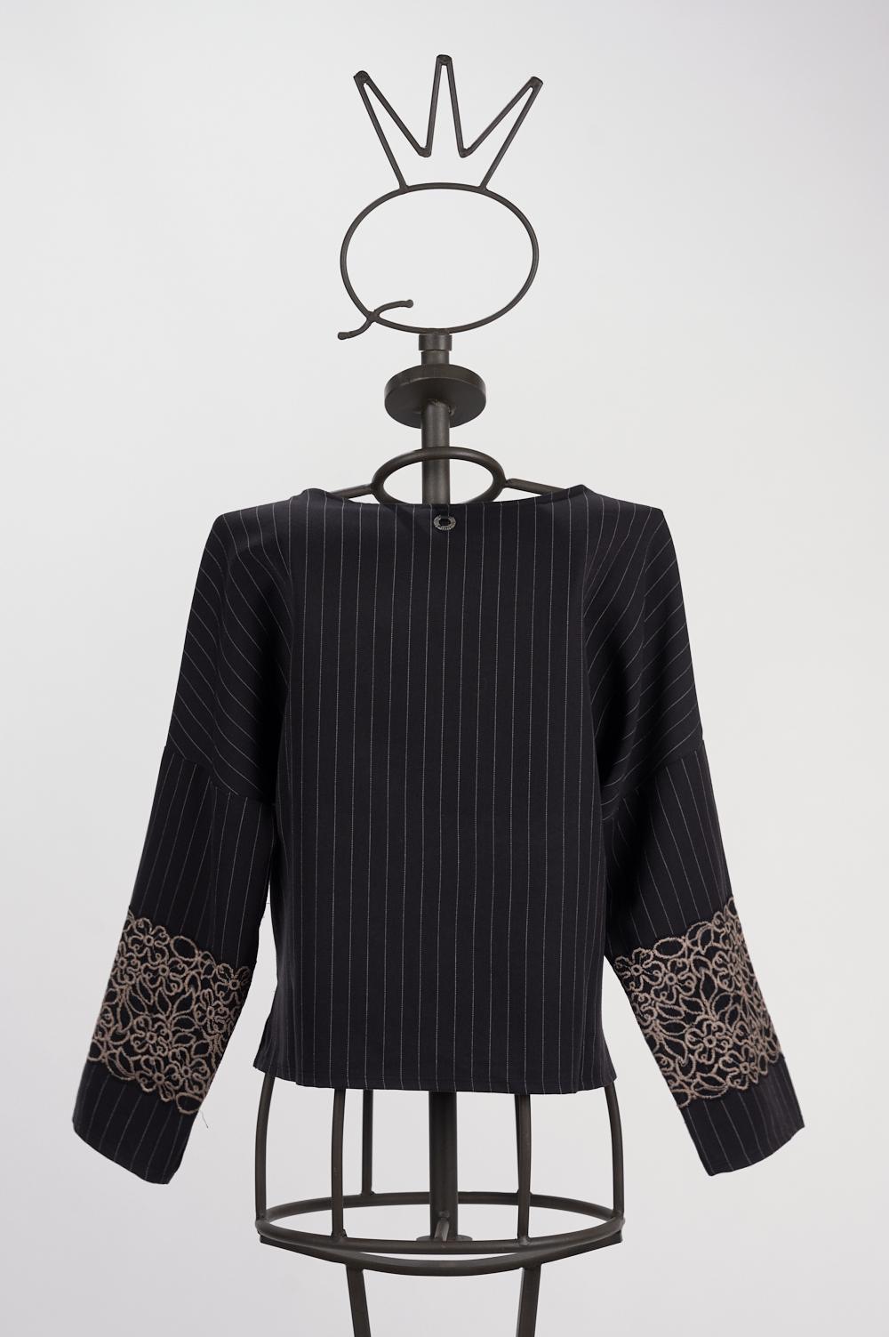 Save The Queen Blusa Corta Gessata