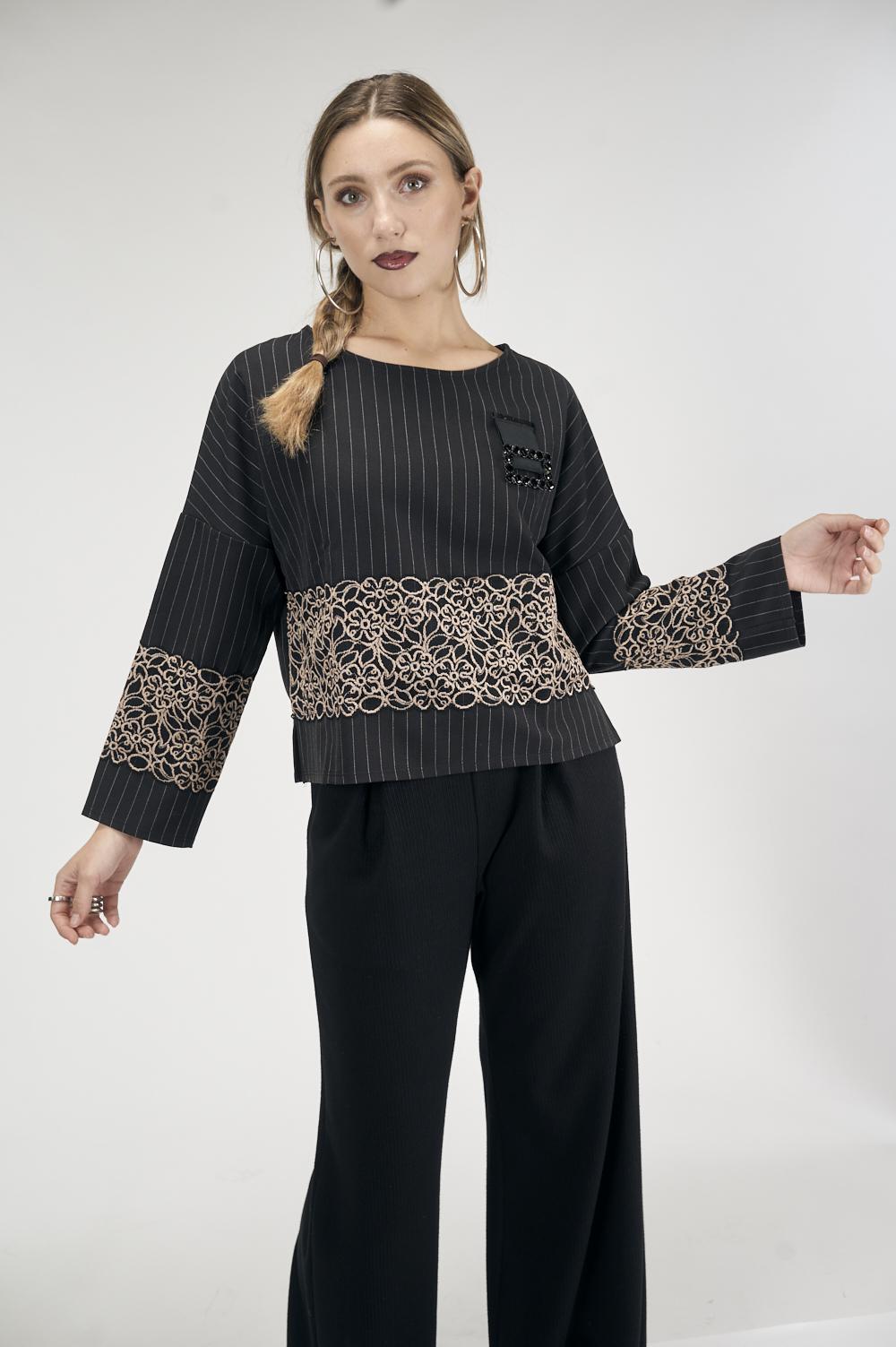 Save The Queen Blusa corta gessata