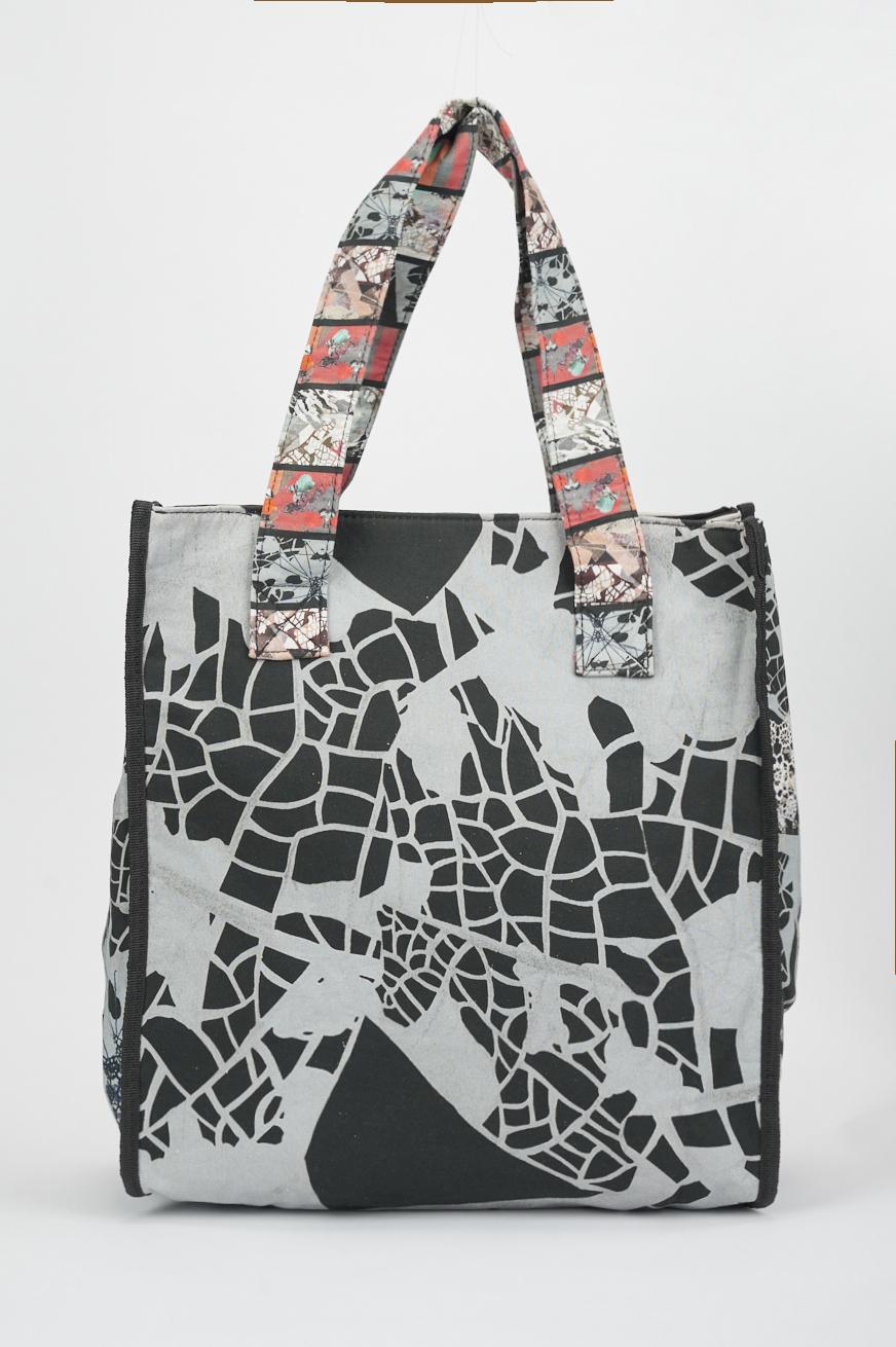 Save The Queen Borsa