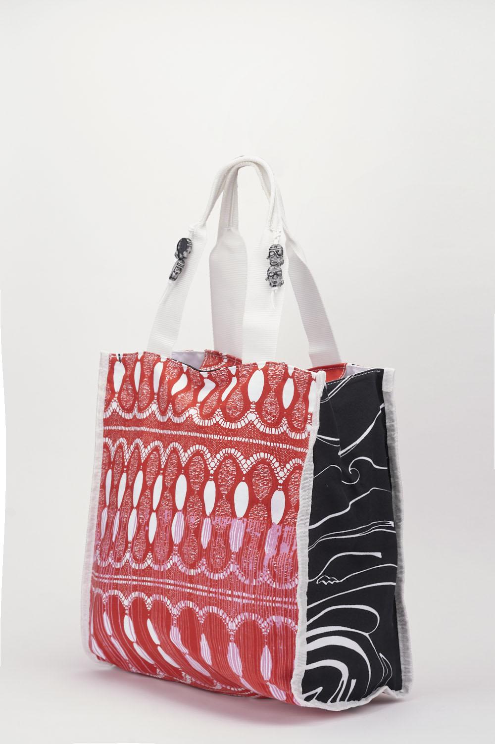 Save The Queen Borsa