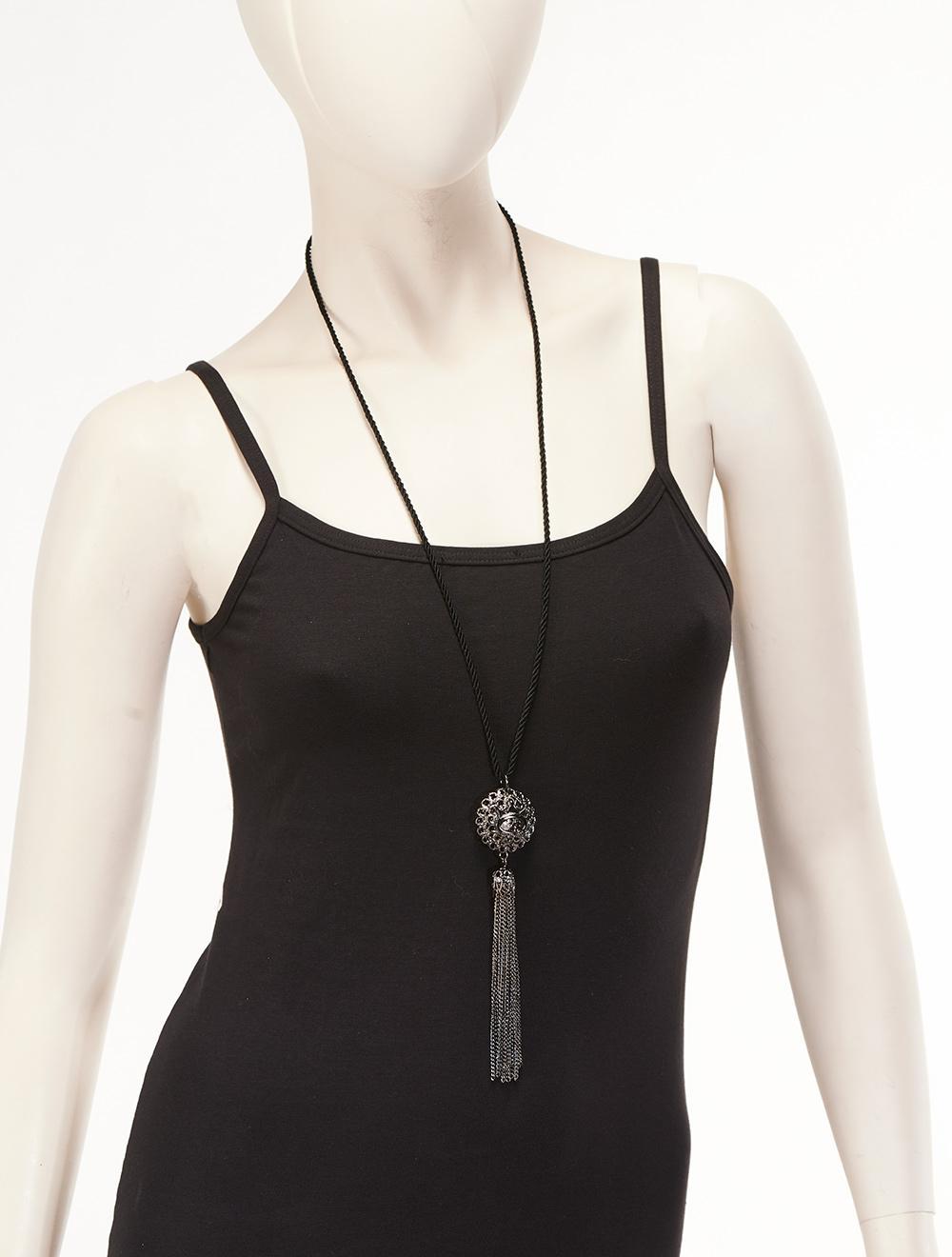 Save The Queen Collana