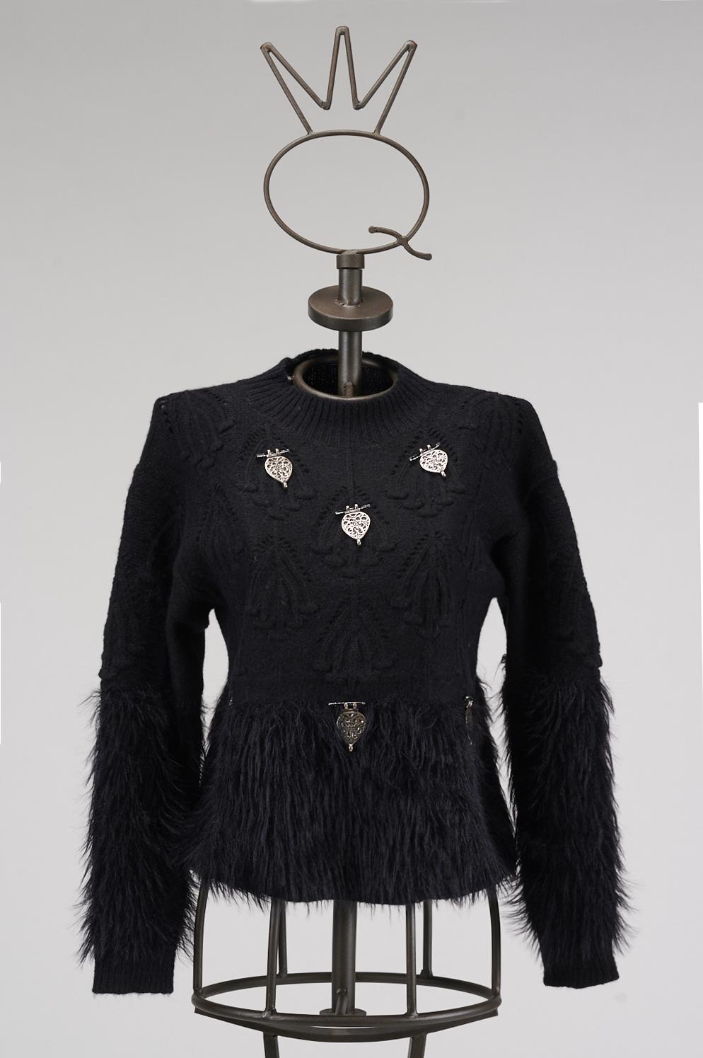 Save The Queen Maglia