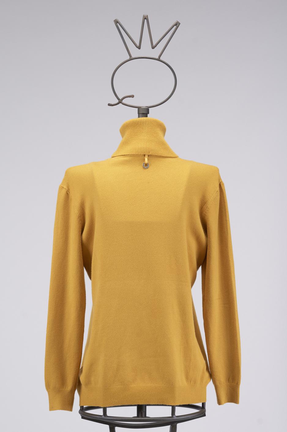 Save The Queen Maglia