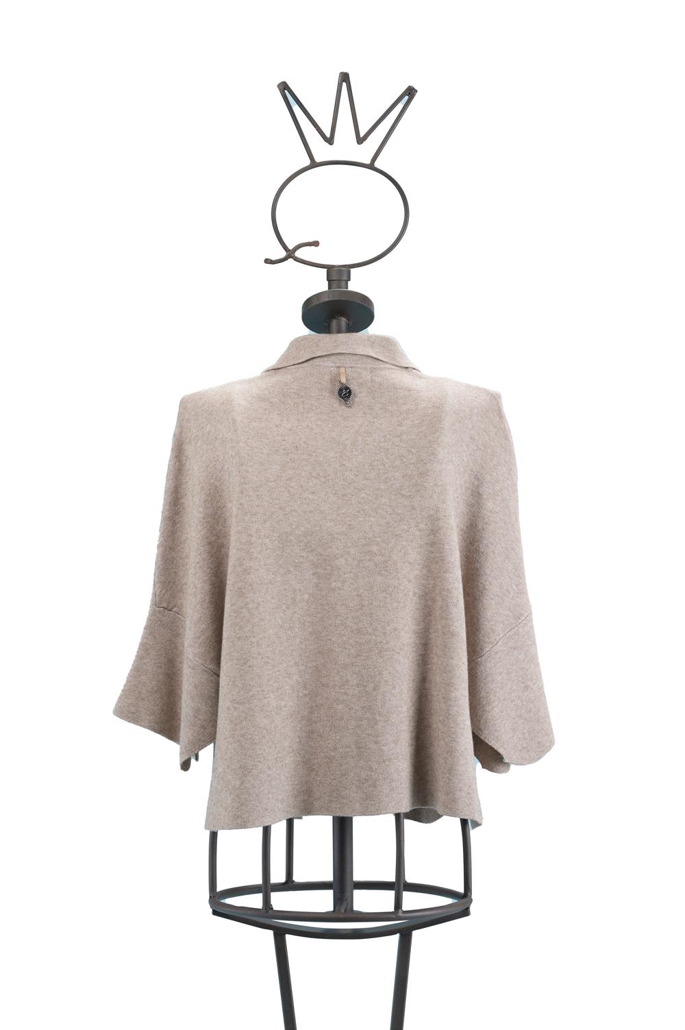 Save The Queen Mantella Beige