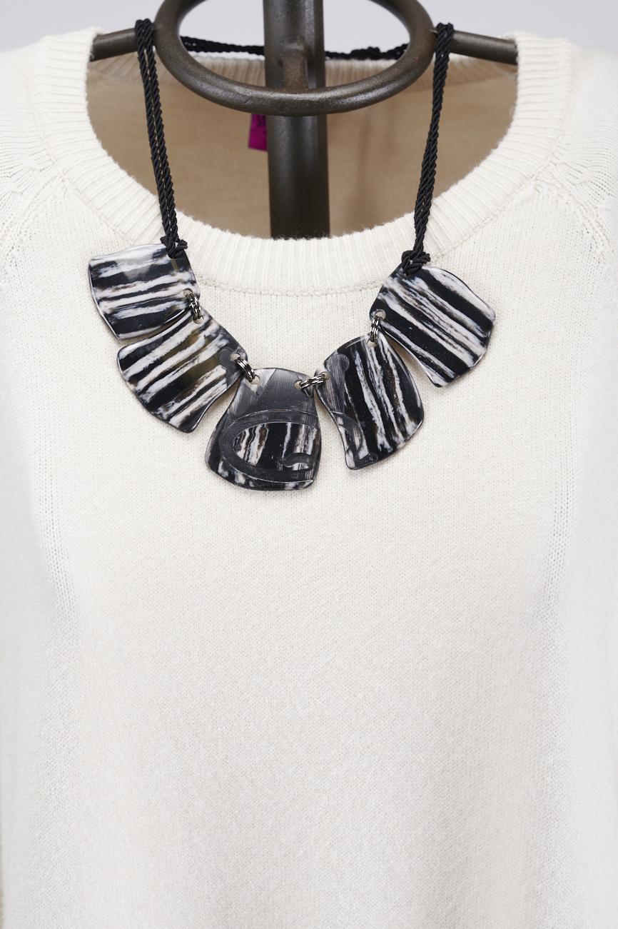 Save The Queen Maxi Maglia Con Collana